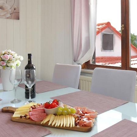 Holiday Home Mons Aureus Gornje Sitno Bagian luar foto