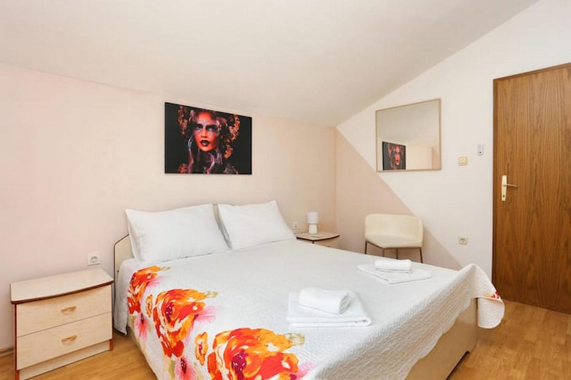 Holiday Home Mons Aureus Gornje Sitno Bagian luar foto