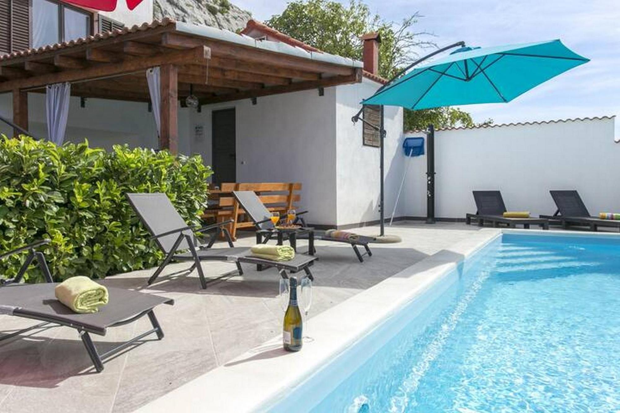 Holiday Home Mons Aureus Gornje Sitno Bagian luar foto