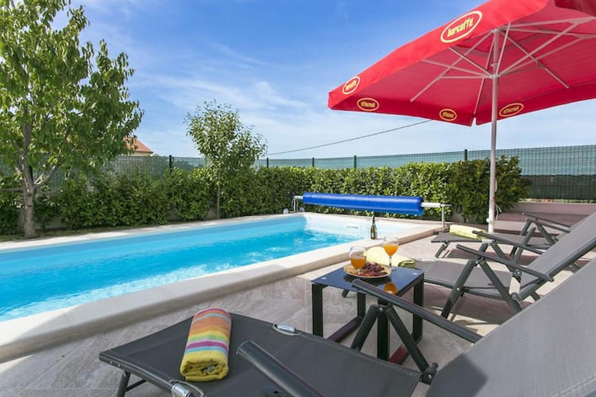 Holiday Home Mons Aureus Gornje Sitno Bagian luar foto