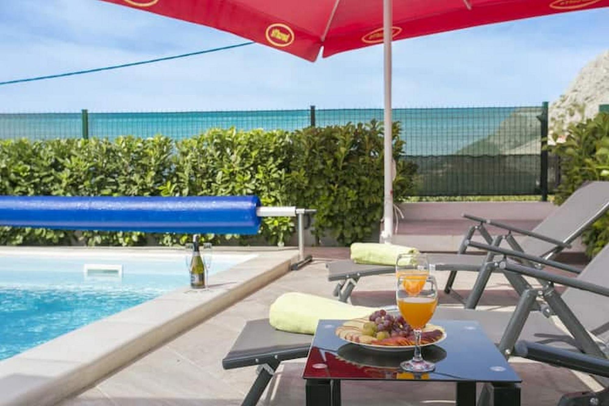 Holiday Home Mons Aureus Gornje Sitno Bagian luar foto
