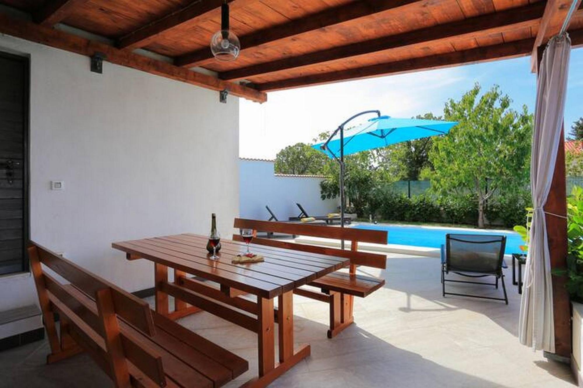 Holiday Home Mons Aureus Gornje Sitno Bagian luar foto