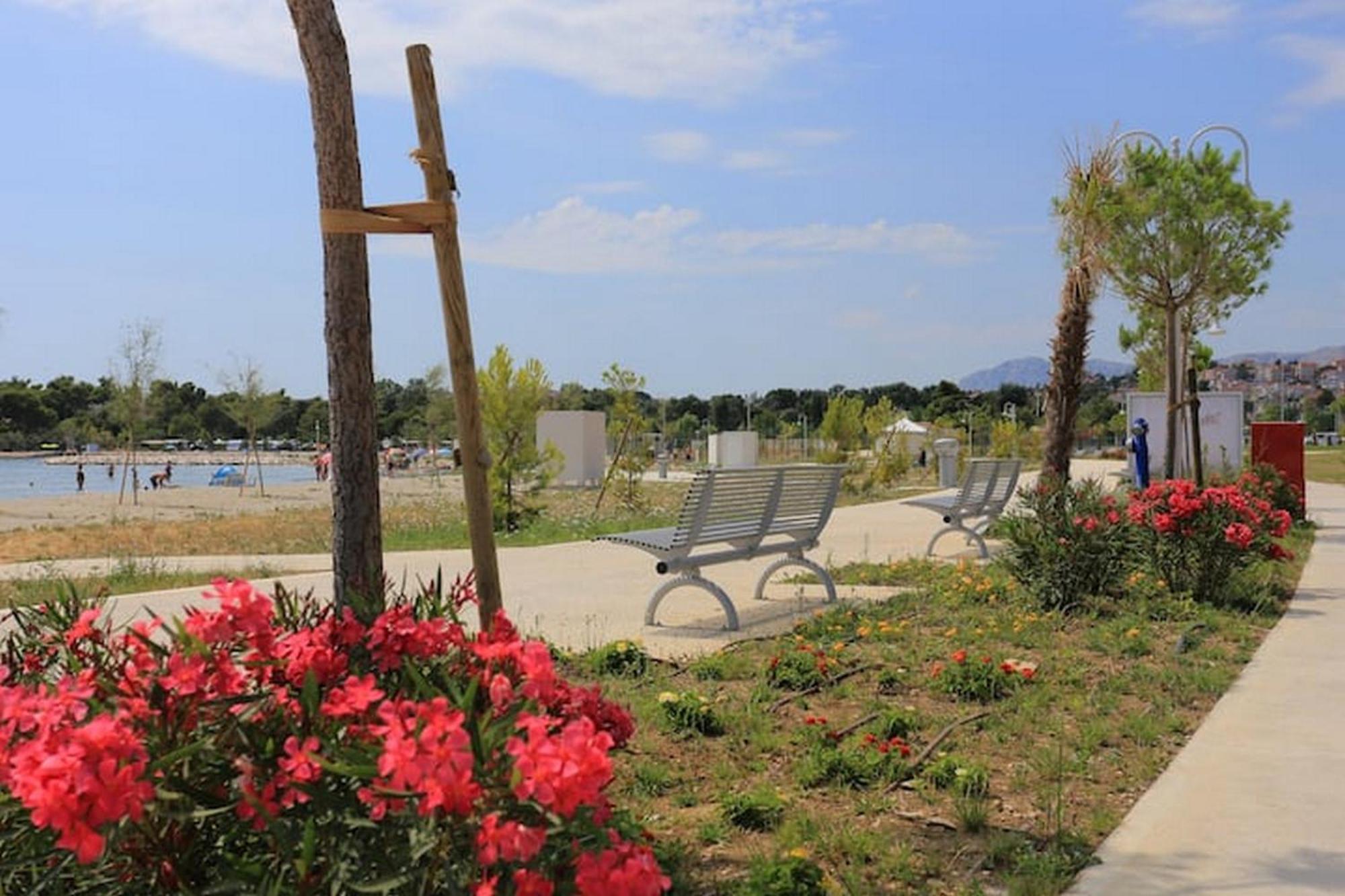 Holiday Home Mons Aureus Gornje Sitno Bagian luar foto