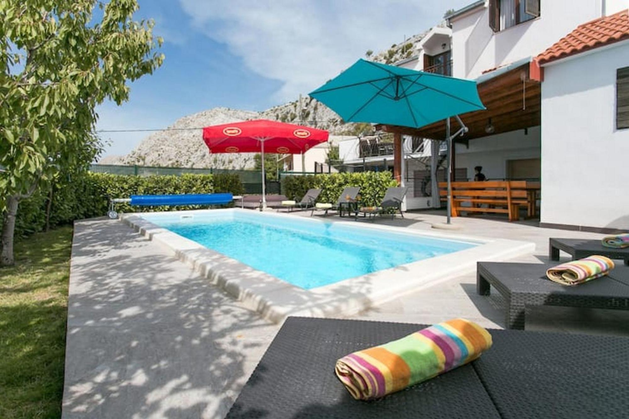 Holiday Home Mons Aureus Gornje Sitno Bagian luar foto